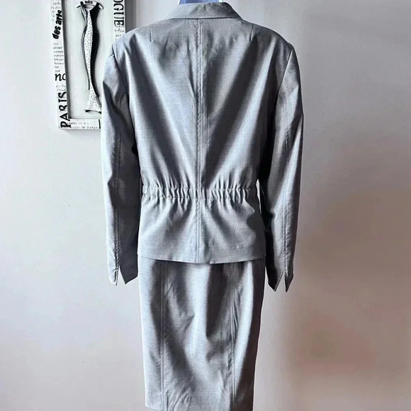 AKRIS Punto Minimalist Women’s Gray Wool Two Piece Dress Blazer Suit Size 10/12 - Picture 5 of 16